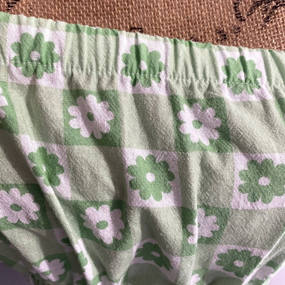 NWT Cotton On Cali Cropped Cami Grass Green Daisy Garden Check Floral Medium‎ - Picture 2 of 6